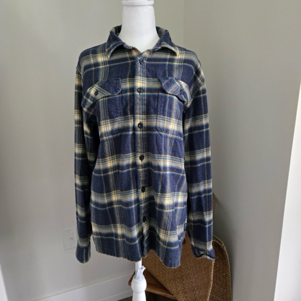 Patagonia Mens Medium Blue and Yellow Plaid Button-Up Shirt